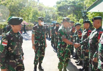 Kasum TNI Letjen TNI Eko Margiyono kunjungi Satgas Yonif RK 744/SYB