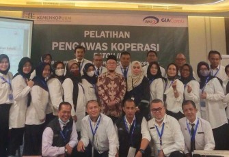 Foto bersama peserta pelatihan berbasis kompetensi di Bandung 