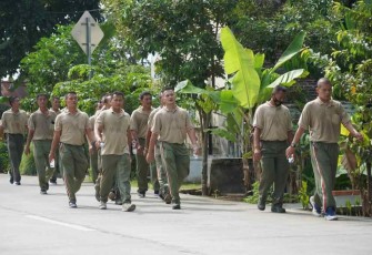 Jalan sehat prajurit Korem 071/Wijayakusuma 