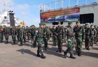 Danrem 174/Merauke saat pengecekan prajurit satgas Yonif 511/DY