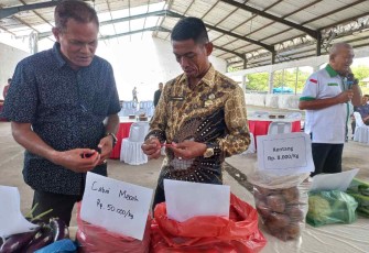 Pasar lelang komoditi di Kabupaten Dairi