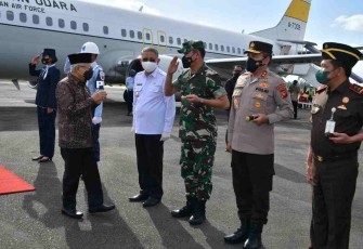 Kedatangan Wakil Presiden disambut PangdamXII/Tpr