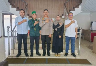 Kapolrestabes Medan Kombes Valentino Alfa Tatareda bersama pengurus HMI cabang Medan, Rabu (21/9)