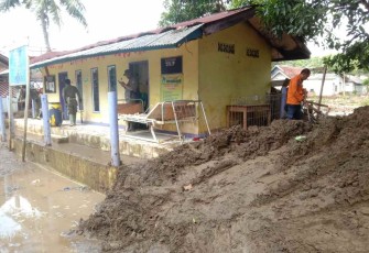 Longsor di Kabupaten Garut provinsi Jawa Barat 