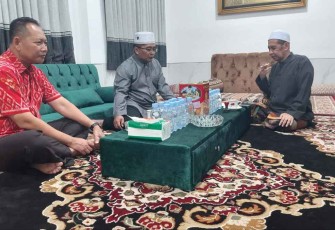Danrem 064/MY Brigjen TNI Tatang Subarna silaturahmi dengan KH Tubagus Ahmad Syadzili Wasi