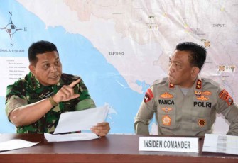 Danrem 023/KS Kol Inf Dodi Triwinarto saat rakor pasca gempa bumi. Minggu (2/10)