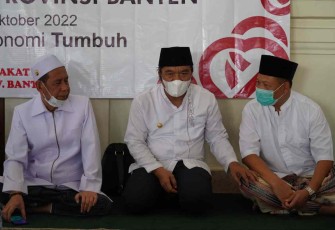 Kasrem 064/MY Kolonel Inf Nurkhan saat ziarah ke Banten Lama, Senin (3/10)
