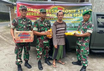 Yonif 511/DY baksos bagikan sembako
