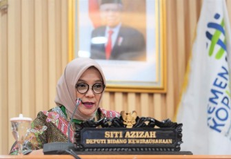 Deputi Bidang Kewirausahaan Siti Azizah saat memberikan keterangan pers secara virtual  di Jakarta 