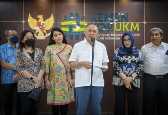 Menteri Teten Masduki saat memberikan keterangan pers di Jakarta 