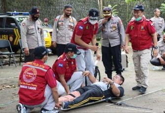 Latihan kebencanaan Polres Tulungagung 