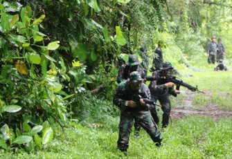 Latihan Hanlan personel Lanud Sutan Sjahrir 