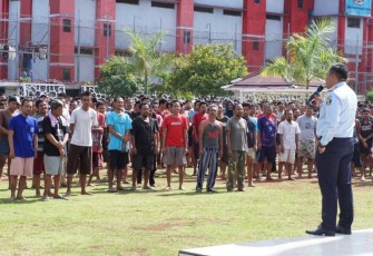 Kalapas Cilegon saat Beri Pengarahan ke Warga Binaan