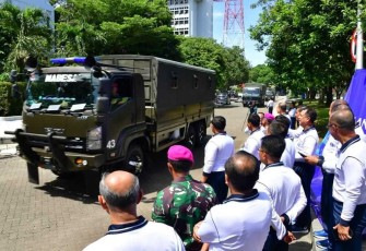 Kasal berangkat kan  Tim PRCPB TNI AL gempa Cianjur 