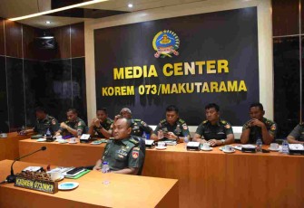 Kasrem 073/Makutarama saat mengikuti zoom meeting tentang PMPRB