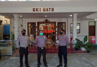 Kesiapan personel amankan ibadah misa Minggu suci di wilayah Kota Batu, Minggu (18/12)