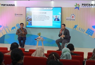 Carlo M. Carlos memaparkan materi keanekaragaman biofisik ASEAN sebagai upaya memanfaatkannya dalam mitigasi perubahan iklim