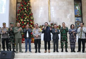 Foto bersama jelang ibadah Natal di Gereja Wilayah Bandung