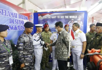 Menko Marves Luhut Binsar Pandjaitan saat membuka Sail Tidore 2022, Sabtu (26/11) 