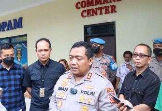 Kapolres Bogor AKBP Dr. Iman Imanuddin S.H., S.I.K., M.H saat memberi keterangan pers
