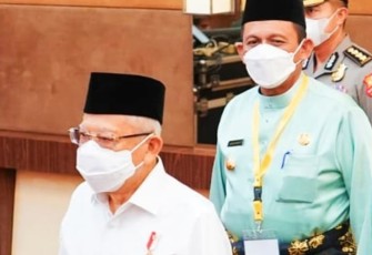 Wakil Presiden RI Ma'ruf Amin saat bersama Gubernur Kepulauan Riau H. Ansar Ahmad