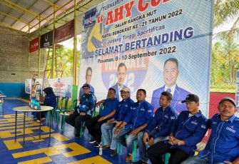 Ristawadi Basri ST anggota DPRD Kabupaten Pasaman dari fraksi Partai Demokrat turut hadir dan menyaksikan serta memberikan support kepada pemain yang berlaga, bertempat di Beringin Rao Selatan, Kamis (08-09-2022).