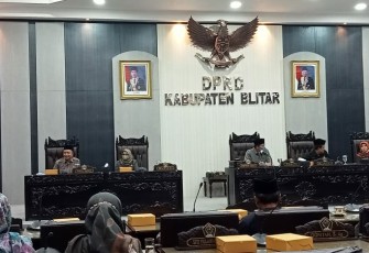 Situasi Rapat Paripurna DPRD Kabupaten Blitar Penyampaian Pandangan Umum Fraksi terkait APBD-P Tahun 2022