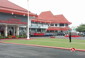 Upacara Hari Jadi Provinsi Jawa Timur ke- 77 di Kota Blitar yang Dipimpin Wakil Walikota Blitar Ir. H. Tjutjuk Sunario (foto : Faisal NR / Klikwarta.com)