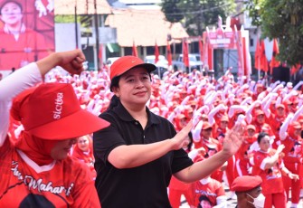Puan saat Ikut Senam di Lomba Piala Puan Maharani