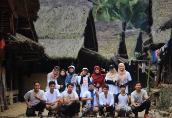 Ilustrasi kebersamaan tim rombongan Yeni Anita selama mengunjungi baduy. Sumber foto : Yeni Anita