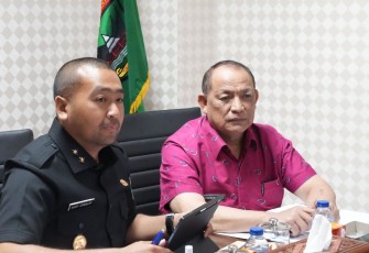 Suasana Rakor Tim Percepatan Pembangunan Jalan Tol Sumbar di Padang.