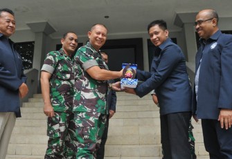 Danrem 063/SGJ saat Kunjungi Sekolah Tinggi Teknologi Cirebon