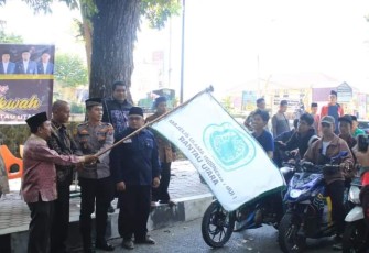 Asisten 1 Pemkab Labusel saat Lepas 120 Peserta Kemah Dakwah 