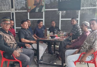 Keuchik dan Panglima Sagoe Madat saat Laporkan Dugaan Penyimpangan Dana SPP PNMP ke Kejari