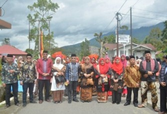 Dinas Kebudayaan Provinsi Sumatra Barat Syaifullah menghadiri festival makan bajamba menuju wisata halal di Nagari Padang Laweh, Kecamatan Sungai Pua.