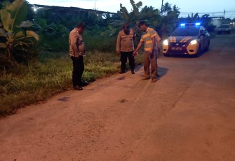 Polsek Cibinong saat Lakukan Penyelidikan