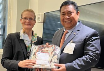 Kepala BNN RI saat bersama Dr. Elina Kotovirta