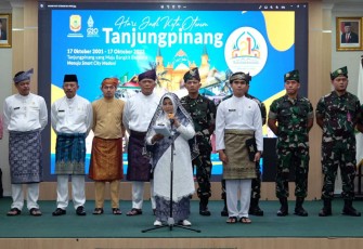 Sekdaprov Adi saat hadiri HUT Kota Otonom Tanjungpinang ke-21