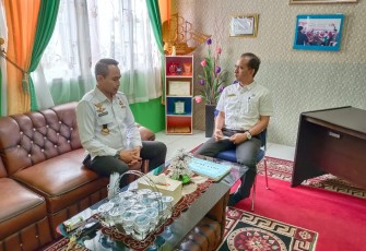Kalapas Suliki saat mengunjungi Puskesmas setempat.