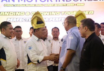 Gubernur Ansar saat Hadiri Pelantikan Pengurus IMI Kepri