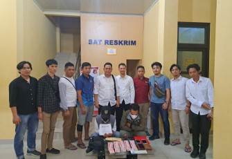 Tersangka dan barang bukti saat diamankan