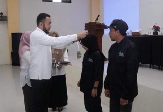 Wali Kota Padang Panjang Fadly Amran saat membuka kegiatan Pelatihan Digitalisasi Branding Pemasaran dan Penjualan pada Desa Wisata, Homestay, Kuliner, Souvenir, Fotografi di Auditorium Mifan Waterpark.