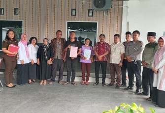Kejari Labusel saat Gelar Diversi Kasus Laka Lantas 