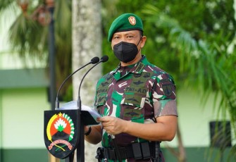 Danrem 071/Wijayakusuma Kolonel Inf Yudha Airlangga, S.E., saat membacakan amanat Pangdam IV/Diponegoro Mayjen TNI Widi Prasetijono.