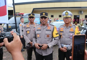 Wakapolda Bengkulu Brigjen Pol Drs, Umardani, M.Si., usai apel gelar pasukan di lapangan Rekonfu Mapolda Bengkulu pagi ini Senin (03/10/22).