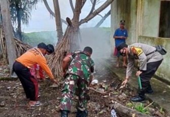 Bhabinkamtibmas Polsek Semidang Alas Maras Gotong Royong bersama Masyarakat