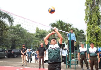Kasad saat main bola volly