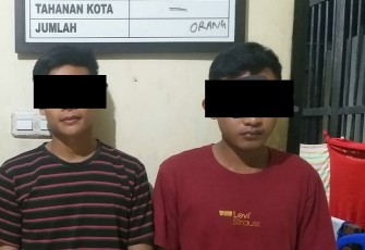 dua tersangka saat diamankan