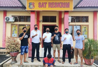 Ekspos tersangka di depan kantor Sat Reskrim Polres Seluma