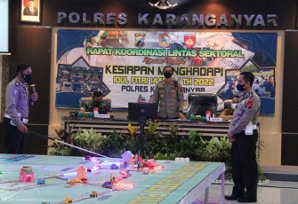 Rapat koordinasi lintas sektoral di Polres Karanganyar, dalam rangka kesiapan pengamanan lebaran dan cuti bersama.